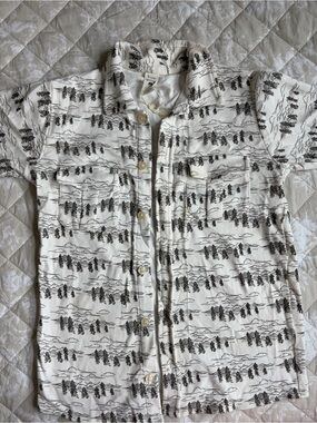 Kids' Short-Sleeve Button-Down Shirt in White with Black Scenic Print